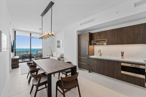 Condo in Miami, Florida, 3 bedrooms  № 1473661 - photo 1