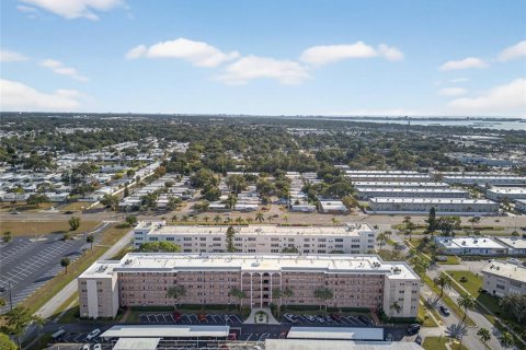 Copropriété à vendre à Saint Petersburg, Floride: 2 chambres, 105.44 m2 № 2166325 - photo 2