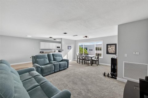 Copropriété à vendre à Saint Petersburg, Floride: 2 chambres, 105.44 m2 № 2166325 - photo 3