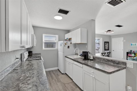 Copropriété à vendre à Saint Petersburg, Floride: 2 chambres, 105.44 m2 № 2166325 - photo 12