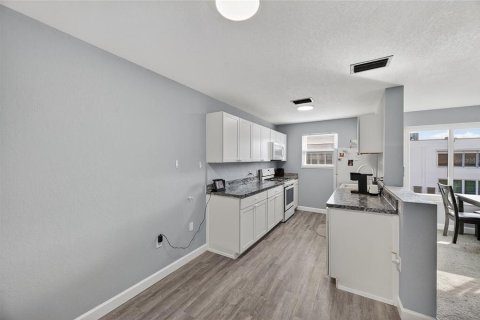 Copropriété à vendre à Saint Petersburg, Floride: 2 chambres, 105.44 m2 № 2166325 - photo 18