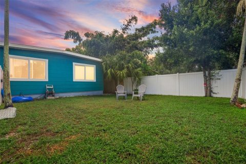 House in Saint Petersburg, Florida 3 bedrooms, 119.66 sq.m. № 1894830 - photo 29