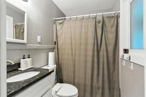 House in Saint Petersburg, Florida 3 bedrooms, 119.66 sq.m. № 1894830 - photo 15