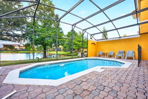 Touwnhouse à vendre à Kissimmee, Floride: 4 chambres, 151.99 m2 № 2436700 - photo 2