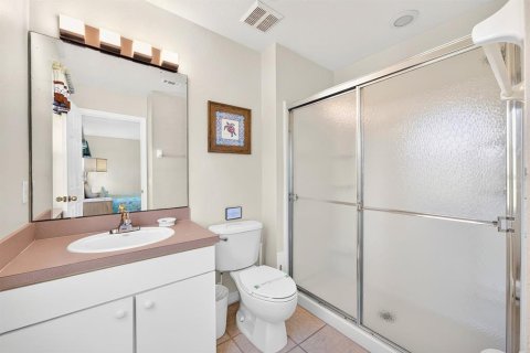 Touwnhouse à vendre à Kissimmee, Floride: 4 chambres, 151.99 m2 № 2436700 - photo 18