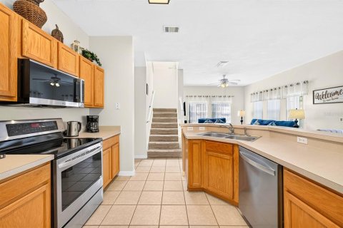 Touwnhouse à vendre à Kissimmee, Floride: 4 chambres, 151.99 m2 № 2436700 - photo 9