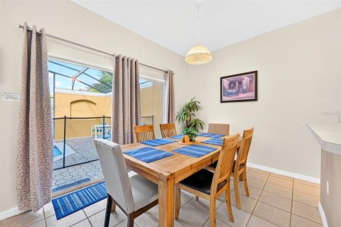 Touwnhouse à vendre à Kissimmee, Floride: 4 chambres, 151.99 m2 № 2436700 - photo 7