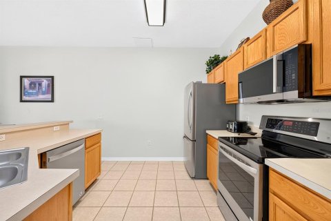 Touwnhouse à vendre à Kissimmee, Floride: 4 chambres, 151.99 m2 № 2436700 - photo 10