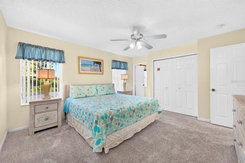 Touwnhouse à vendre à Kissimmee, Floride: 4 chambres, 151.99 m2 № 2436700 - photo 16