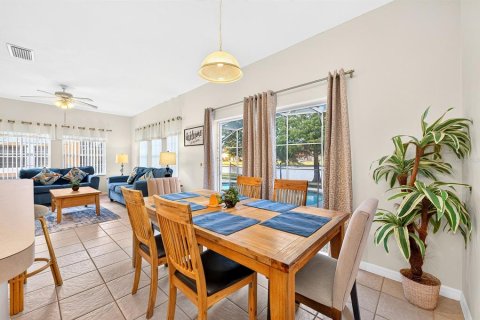 Touwnhouse à vendre à Kissimmee, Floride: 4 chambres, 151.99 m2 № 2436700 - photo 8