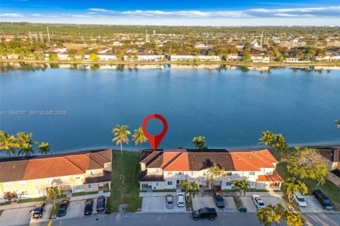 Townhouse in Miami, Florida 3 bedrooms, 116.59 sq.m. № 2026181 - photo 27