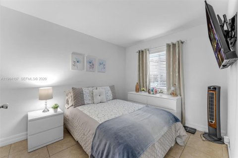 Townhouse in Miami, Florida 3 bedrooms, 116.59 sq.m. № 2026181 - photo 12