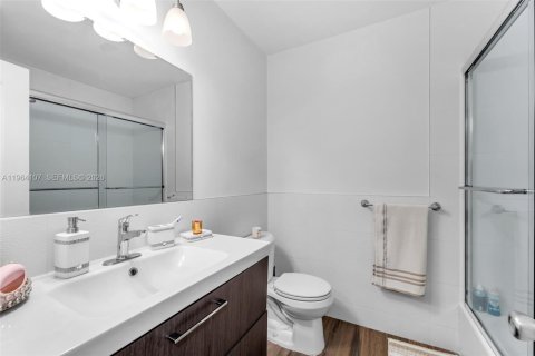 Townhouse in Miami, Florida 3 bedrooms, 116.59 sq.m. № 2026181 - photo 15