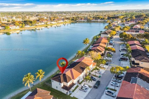 Townhouse in Miami, Florida 3 bedrooms, 116.59 sq.m. № 2026181 - photo 26