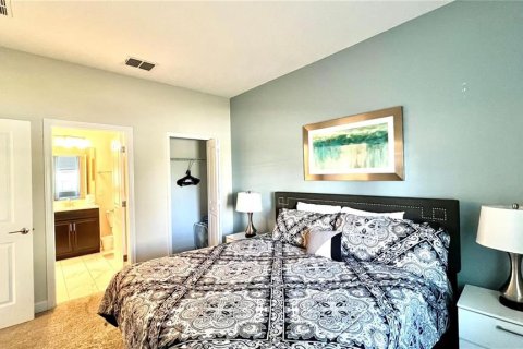 House in Davenport, Florida 8 bedrooms, 363.15 sq.m. № 1522331 - photo 13