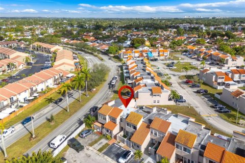 Touwnhouse à vendre à Miami, Floride: 2 chambres, 111.39 m2 № 2005133 - photo 30