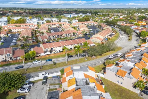 Touwnhouse à vendre à Miami, Floride: 2 chambres, 111.39 m2 № 2005133 - photo 29