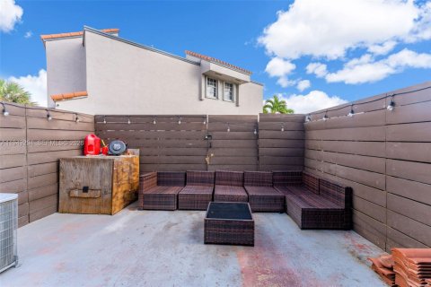 Touwnhouse à vendre à Miami, Floride: 2 chambres, 111.39 m2 № 2005133 - photo 18