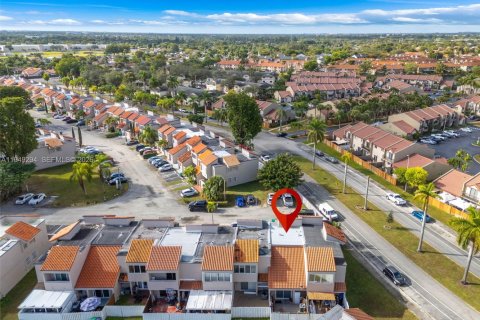 Touwnhouse à vendre à Miami, Floride: 2 chambres, 111.39 m2 № 2005133 - photo 22