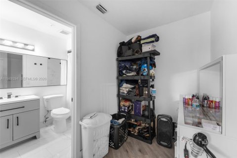 Touwnhouse à vendre à Miami, Floride: 2 chambres, 111.39 m2 № 2005133 - photo 13