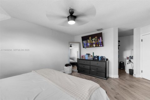 Touwnhouse à vendre à Miami, Floride: 2 chambres, 111.39 m2 № 2005133 - photo 11