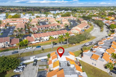 Touwnhouse à vendre à Miami, Floride: 2 chambres, 111.39 m2 № 2005133 - photo 28