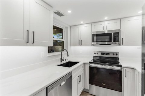 Condo in Wildwood, Florida, 2 bedrooms  № 1447111 - photo 3