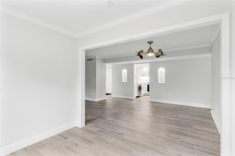 Condo in Wildwood, Florida, 2 bedrooms  № 1447111 - photo 13