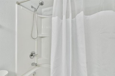 Condo in Wildwood, Florida, 2 bedrooms  № 1447111 - photo 22