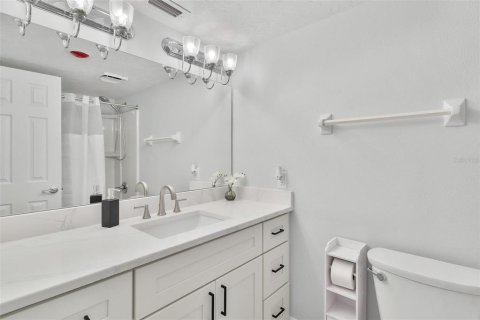 Condo in Wildwood, Florida, 2 bedrooms  № 1447111 - photo 18