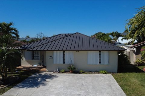 Дом в Майами, Флорида 3 спальни, 143.35м2 № 2025673