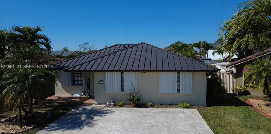 Casa en Miami, Florida 3 dormitorios, 143.35 m2 № 2025673