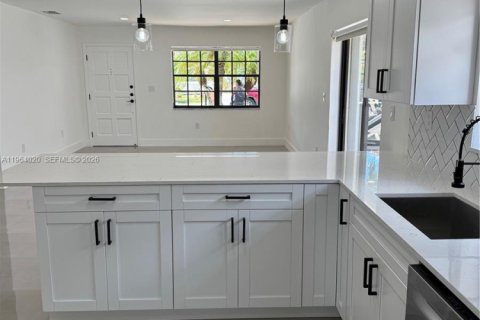 Casa en venta en Miami, Florida, 3 dormitorios, 143.35 m2 № 2025673 - foto 25