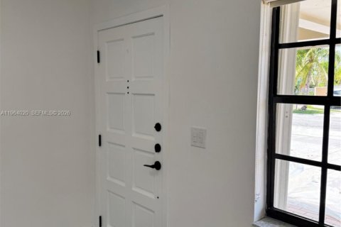Casa en venta en Miami, Florida, 3 dormitorios, 143.35 m2 № 2025673 - foto 18