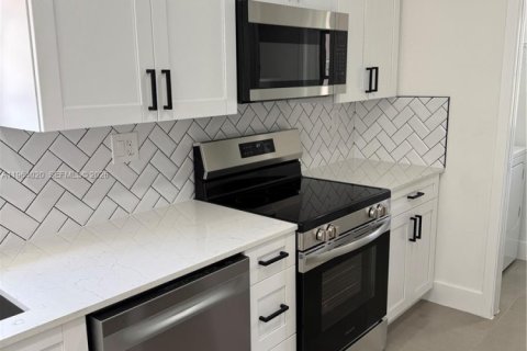 Casa en venta en Miami, Florida, 3 dormitorios, 143.35 m2 № 2025673 - foto 27