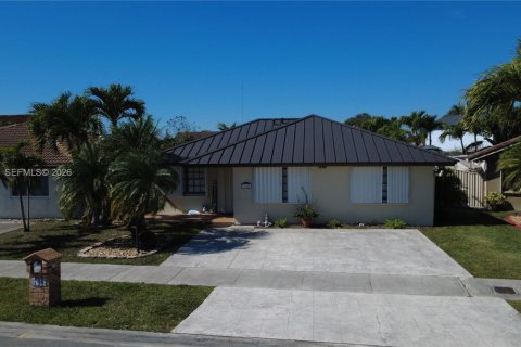 Casa en venta en Miami, Florida, 3 dormitorios, 143.35 m2 № 2025673 - foto 2