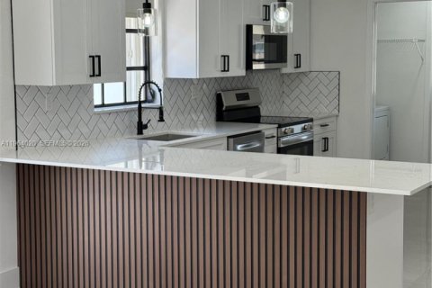 Casa en venta en Miami, Florida, 3 dormitorios, 143.35 m2 № 2025673 - foto 21