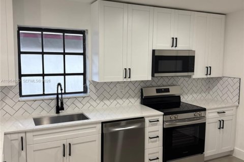 Casa en venta en Miami, Florida, 3 dormitorios, 143.35 m2 № 2025673 - foto 8