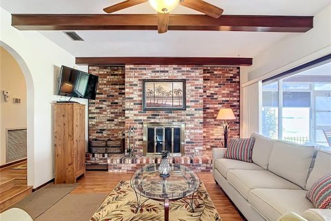 Casa en venta en Fruitland Park, Florida, 2 dormitorios, 161.28 m2 № 1659282 - foto 17