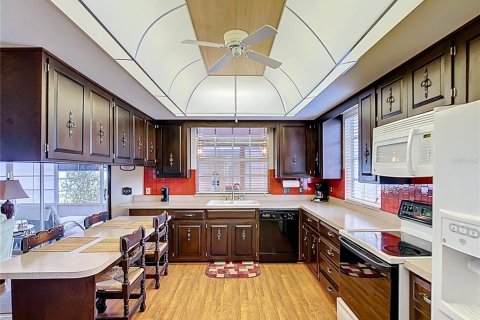 Casa en venta en Fruitland Park, Florida, 2 dormitorios, 161.28 m2 № 1659282 - foto 13
