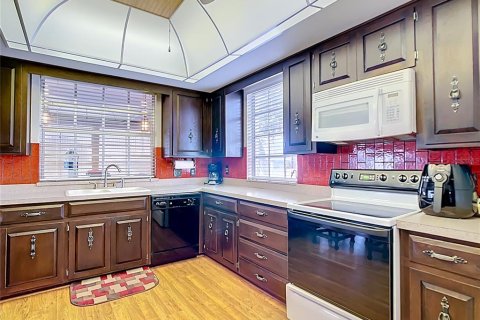 Casa en venta en Fruitland Park, Florida, 2 dormitorios, 161.28 m2 № 1659282 - foto 15