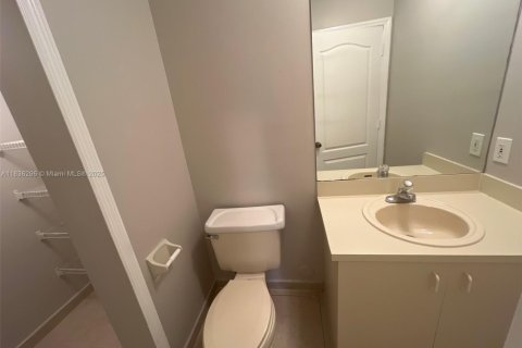 Adosado en venta en Miami, Florida, 3 dormitorios, 169.08 m2 № 1823866 - foto 10