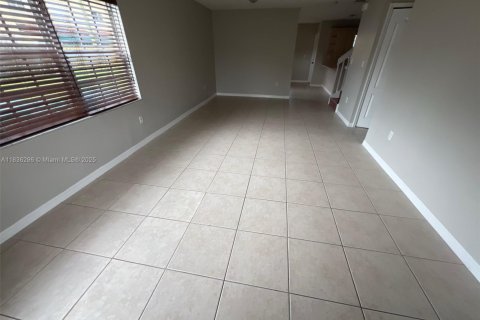 Adosado en venta en Miami, Florida, 3 dormitorios, 169.08 m2 № 1823866 - foto 8