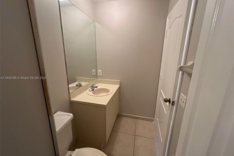 Adosado en venta en Miami, Florida, 3 dormitorios, 169.08 m2 № 1823866 - foto 11