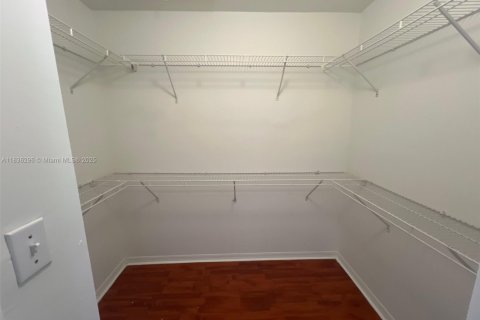 Adosado en venta en Miami, Florida, 3 dormitorios, 169.08 m2 № 1823866 - foto 19