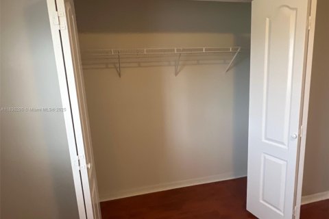 Adosado en venta en Miami, Florida, 3 dormitorios, 169.08 m2 № 1823866 - foto 28