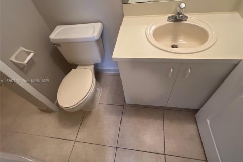 Adosado en venta en Miami, Florida, 3 dormitorios, 169.08 m2 № 1823866 - foto 9