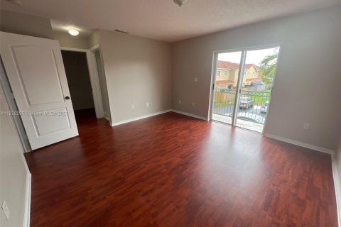 Adosado en venta en Miami, Florida, 3 dormitorios, 169.08 m2 № 1823866 - foto 17