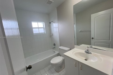 Adosado en venta en Miami, Florida, 3 dormitorios, 169.08 m2 № 1823866 - foto 22