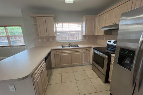 Adosado en venta en Miami, Florida, 3 dormitorios, 169.08 m2 № 1823866 - foto 2